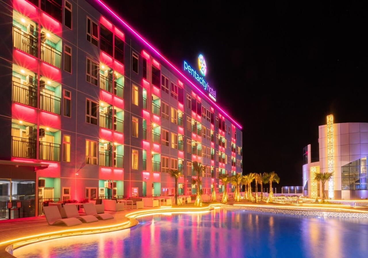 Pentacity Hotel Balikpapan Exterior foto